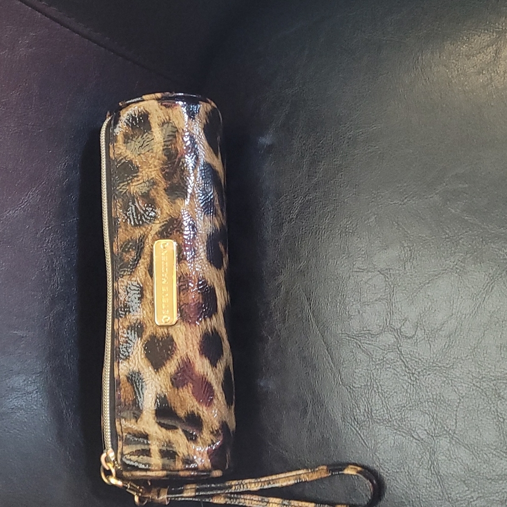 💕HP💕NWOT Women`s Steve Madden Brand by Macys Leopard Tube Pouch Wristle